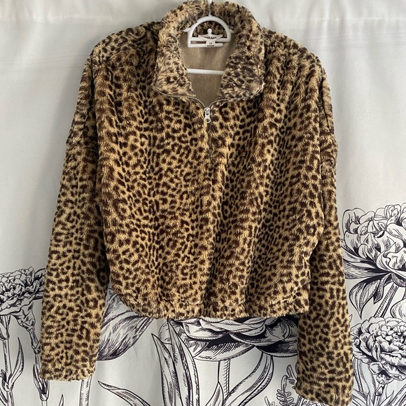 Garage Fuzzy Leopard Cropped Sweater - Picture 1 of 4